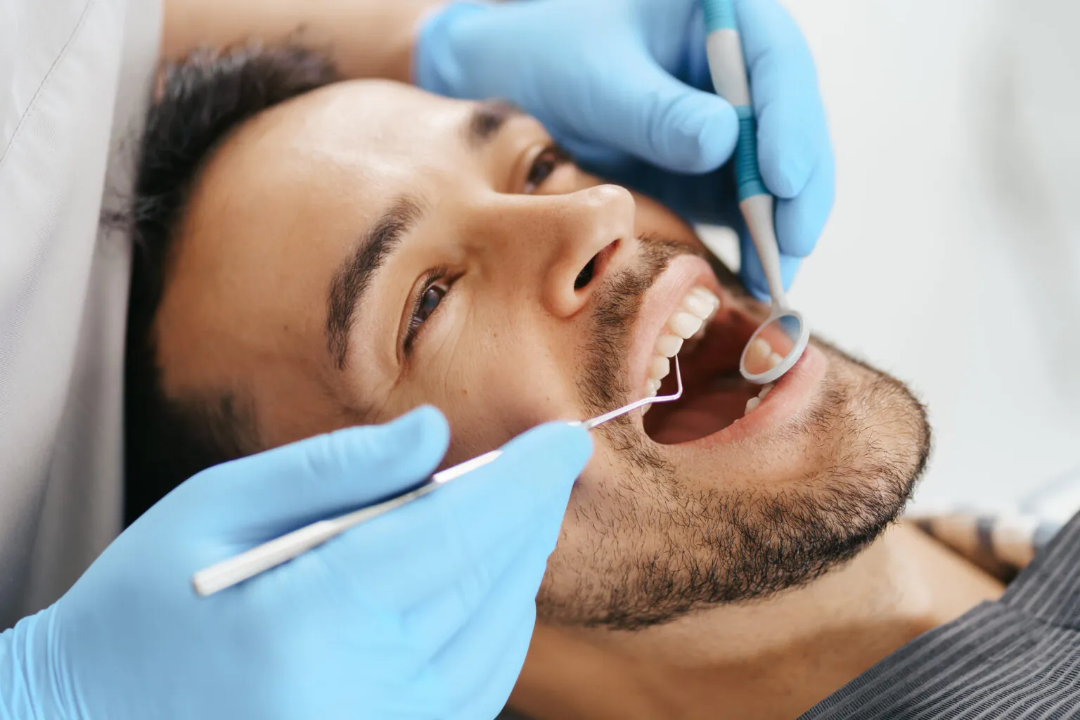 Paciente en revisión en la clínica dental de Cartagena